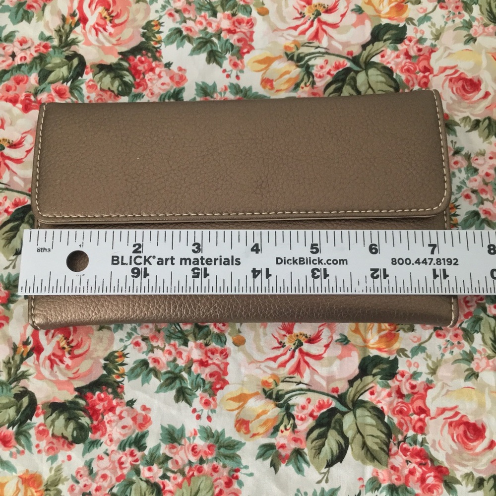 Metallic Tri-Fold Wallet - Picture 7 of 14